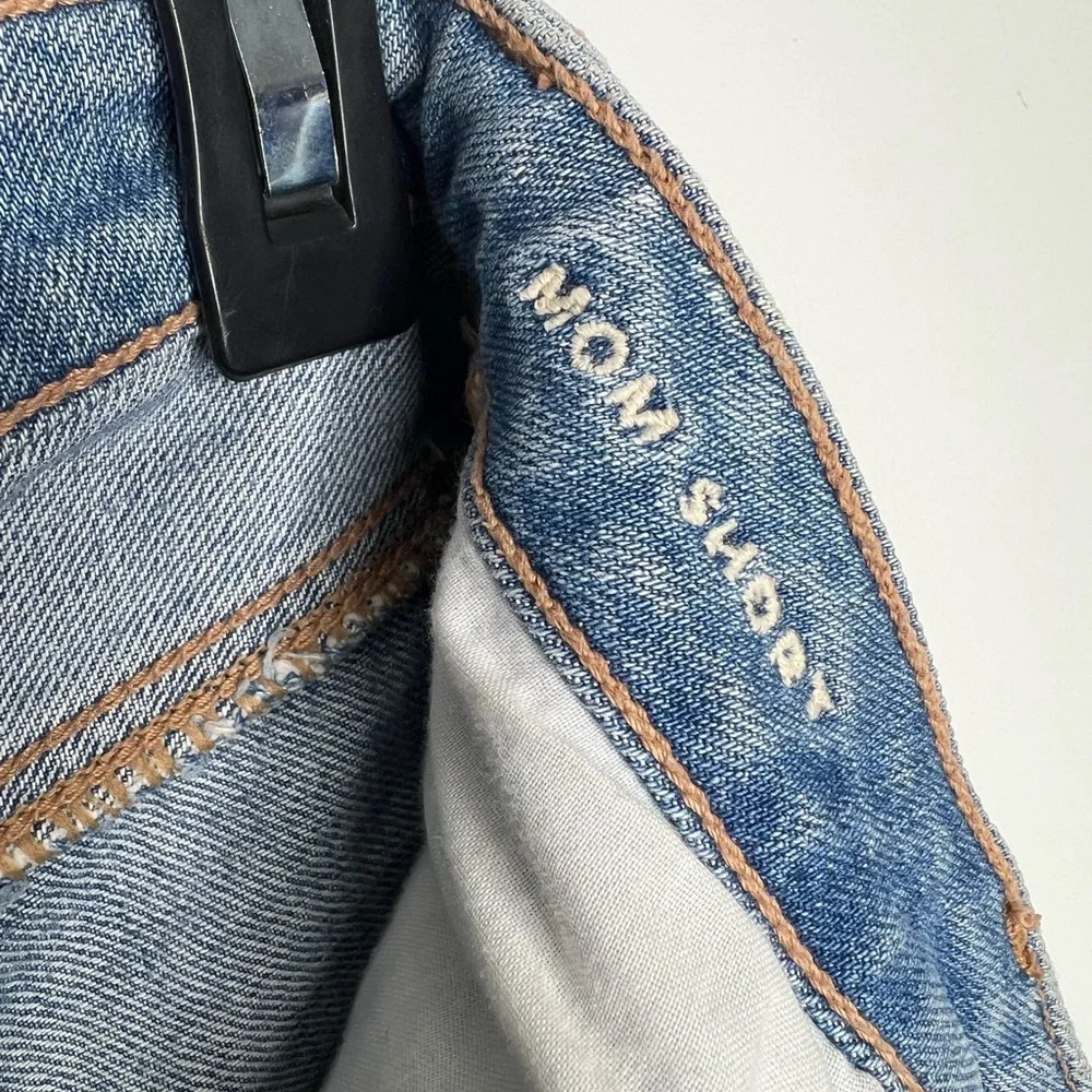 American Eagle Ripped Mom Shorts Size 000 - Picture 5 of 6